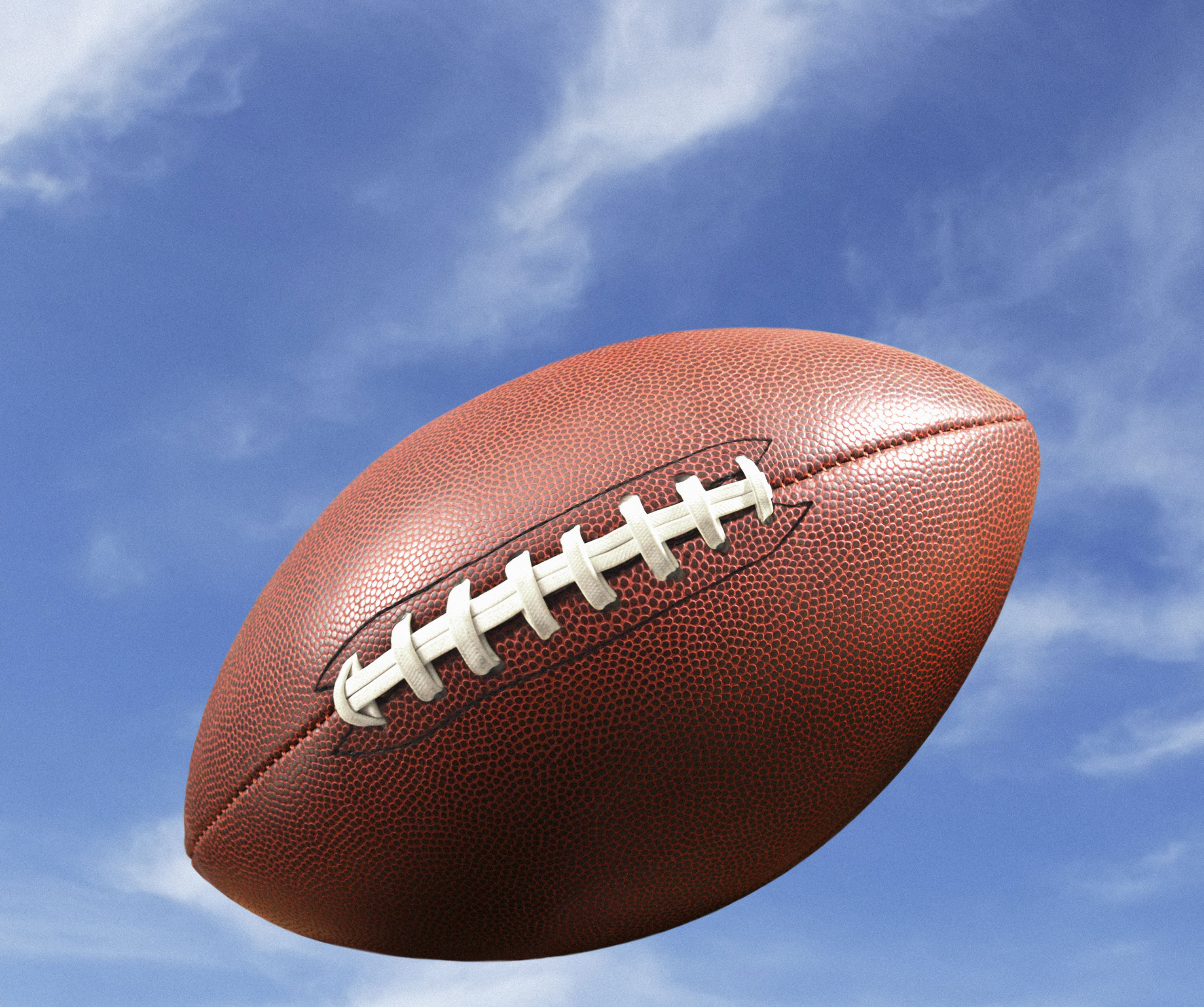 Stunning football toss makes teen famous AOL Features